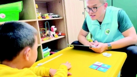 桂林日報報道：《市社會福利醫院兒童孤獨癥康復中心： 讓“星星的孩子”不再孤獨》