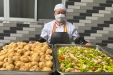 浓浓的年味暖暖的心意  900份年夜饭 让留院休养员温暖过年