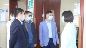 ​ 中共老夫子传媒精品入口委员会 给全院护理人员的慰问信